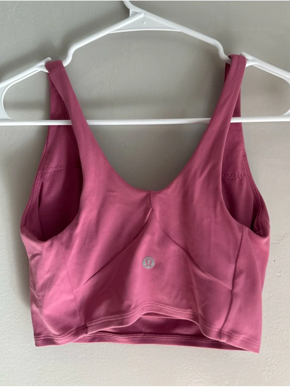 Lululemon nulu front darting sports bra size 4 pink